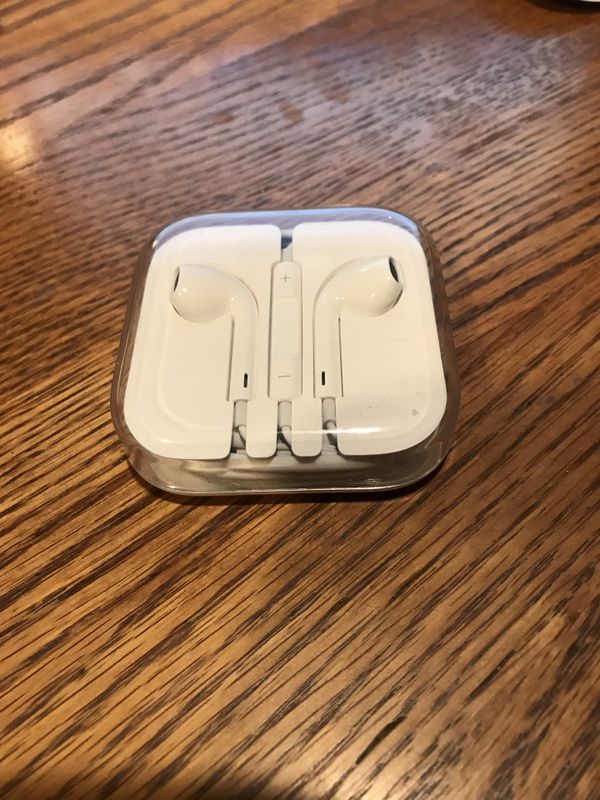 Apple EarPods with volume control for Sale in Marion, OH - OfferUp