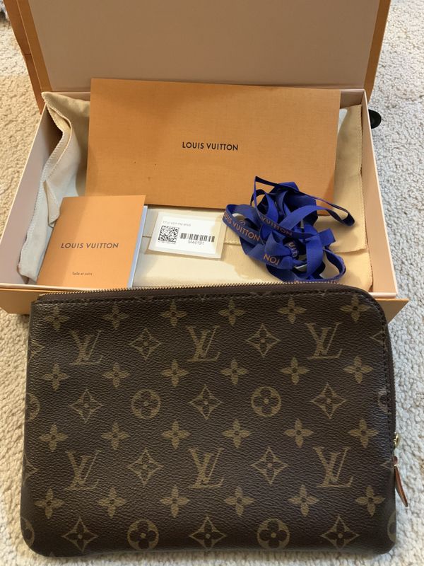 Louis Vuitton etui Voyage pm for Sale in Kent, WA - OfferUp