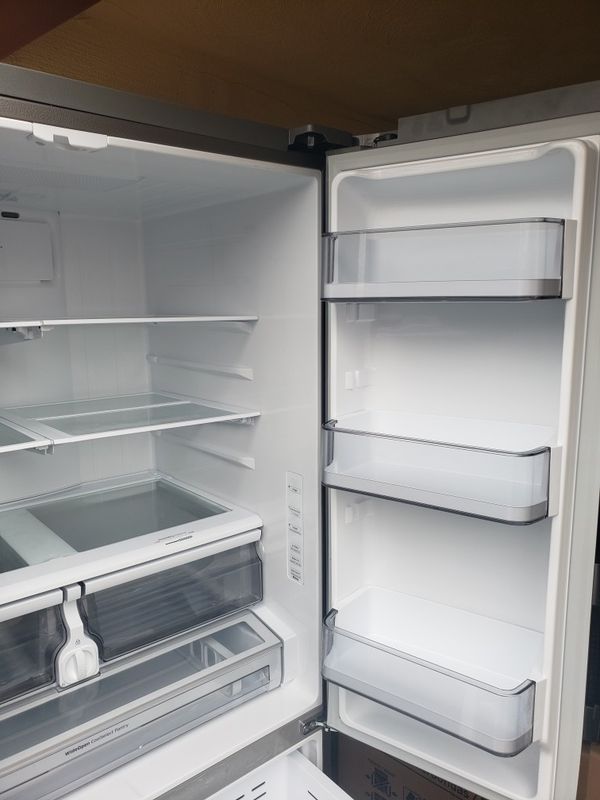 Samsung 28 cu. Ft. Full Depth Refrigerator With Cool Select Pantry in