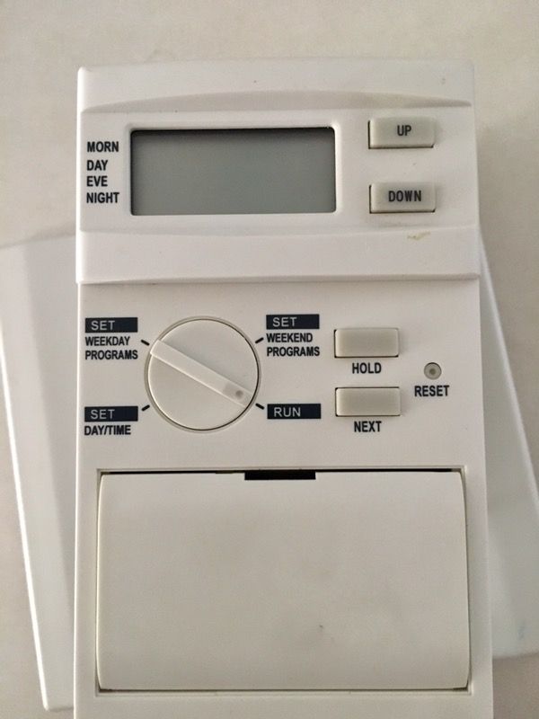 (5) LUX ELV1001 Programmable Thermostats For Radiant, Baseboard Heaters