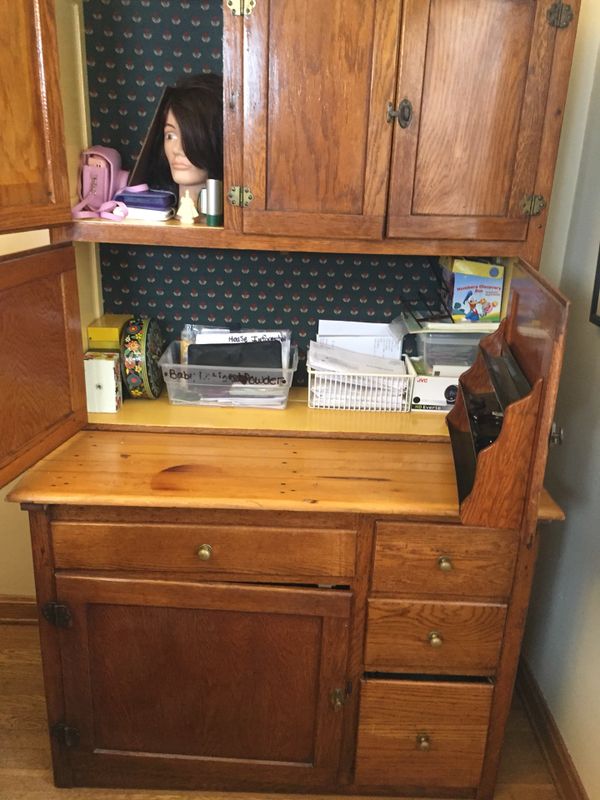 Antique Wooden Bakers Hutch/Buffet for Sale in Cleveland, OH OfferUp