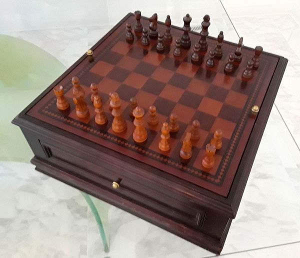 Bombay Company Wooden Chess Set Game Box for Sale in Dallas, TX OfferUp