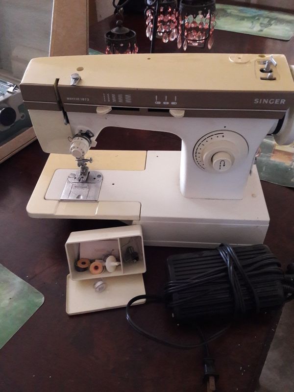 Singer Merritt 1872 Sewing Machine for Sale in Bellflower, CA OfferUp