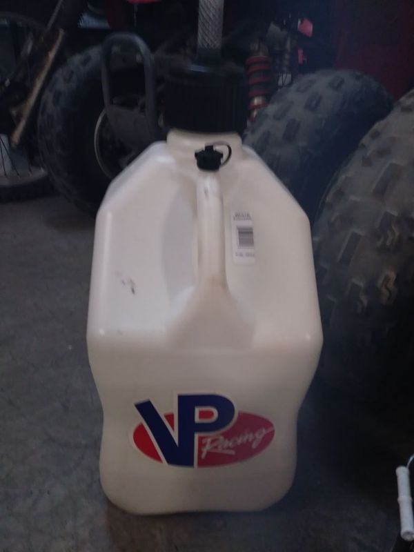 Vp gas can 5gallon for Sale in Hesperia, CA OfferUp