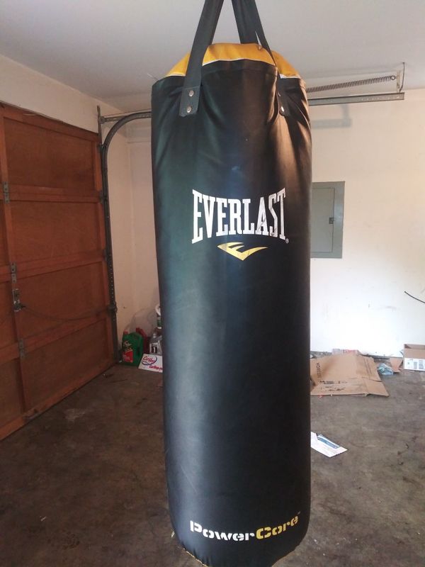 Everlast heavy bag 100 lbs for Sale in Seattle, WA - OfferUp