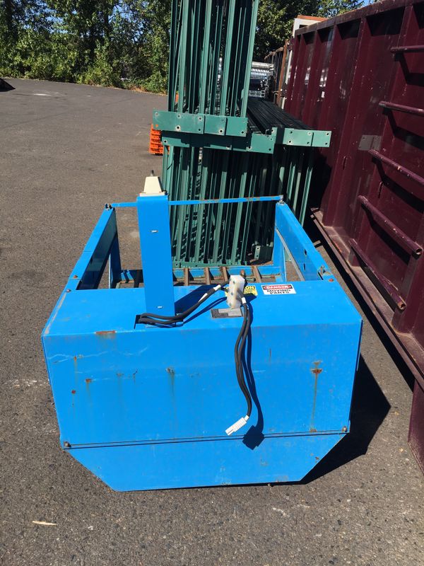 Used Forklift Battery Puller 4,000 capacity for Sale in