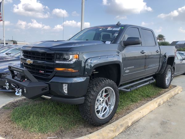 2018 Chevy Silverado Z71 Lifted 4x4 for Sale in Houston, TX - OfferUp