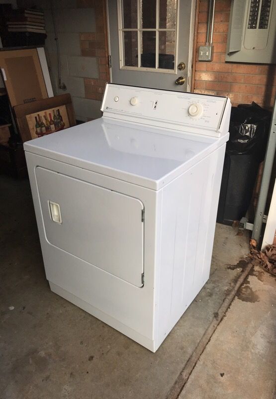 Maytag Dependable care plus heavy duty dryer for Sale in Clemmons, NC