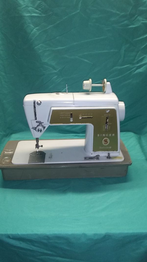 Vintage Singer Touch & Sew sewing machine for Sale in Carrollton, TX