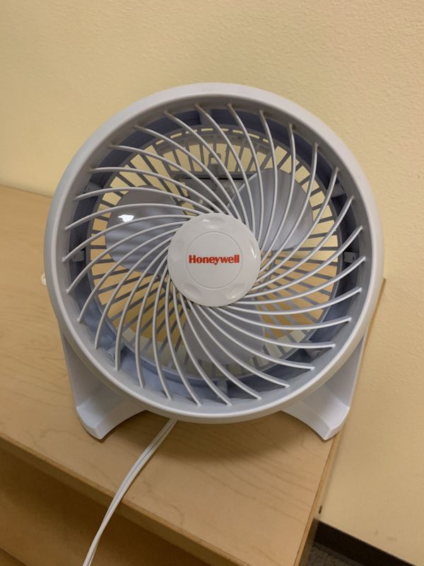 Honeywell 3 Speed Small Fan for Sale in Tacoma, WA - OfferUp