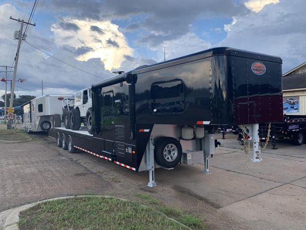 Custom Jeep Offroad Trailer Toy Hauler All Aluminum for Sale in Joliet ...