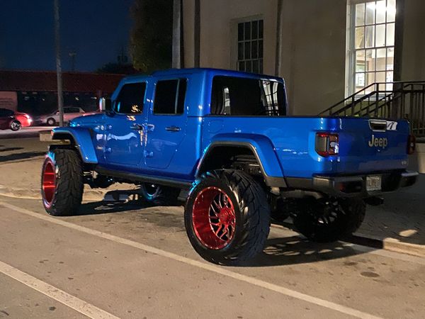 2020 Jeep gladiator 6 inch evo lift on 40s bring offers for Sale in