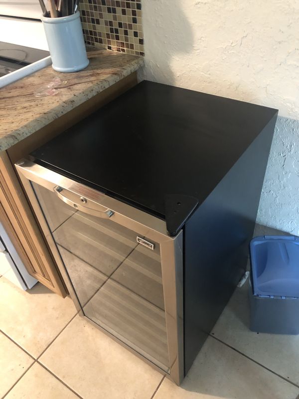 Wine cooler - 36 bottles - Kenmore Elite for Sale in Fort Lauderdale