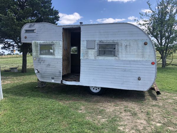 1956 Yellowstone Vintage Canned Ham Camper Trailer for Sale in Bryan ...