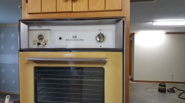 Harvest Gold Yellow Vintage Retro Built In Wall Oven Stove Unit GM