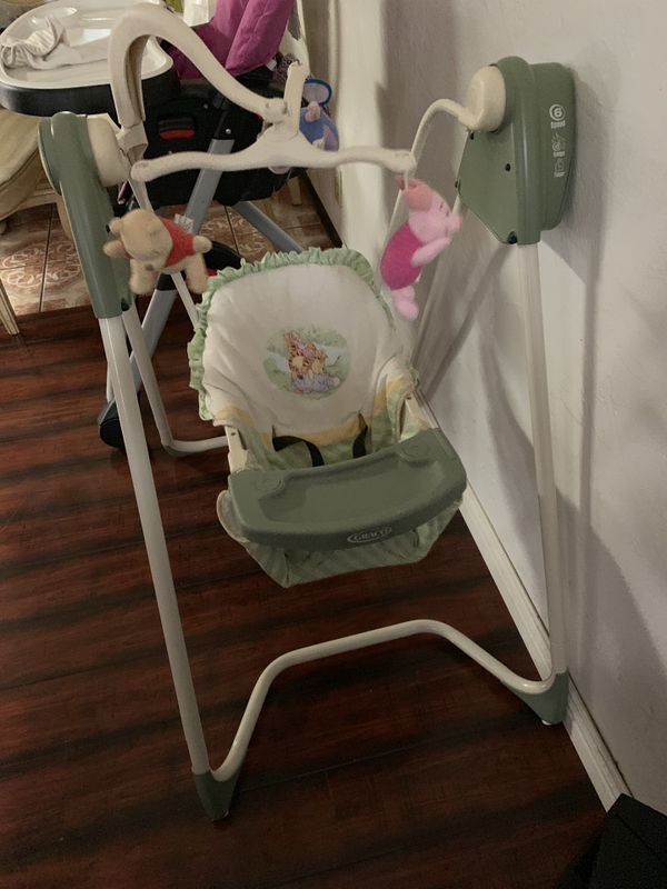 Infant swing Graco Winnie The Pooh Vintage for Sale in Pico Rivera, CA
