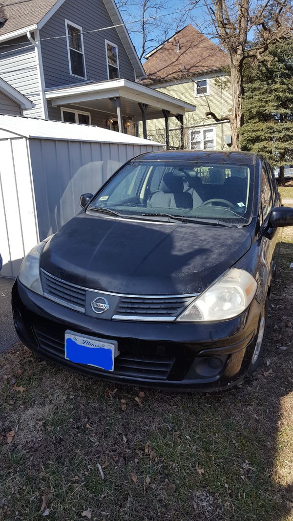 2007 Nissan Versa 4 door Hatchback for Sale in Joliet, IL - OfferUp
