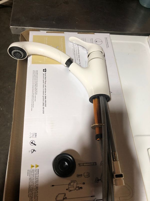 Moen kitchen faucet white for Sale in Modesto, CA - OfferUp