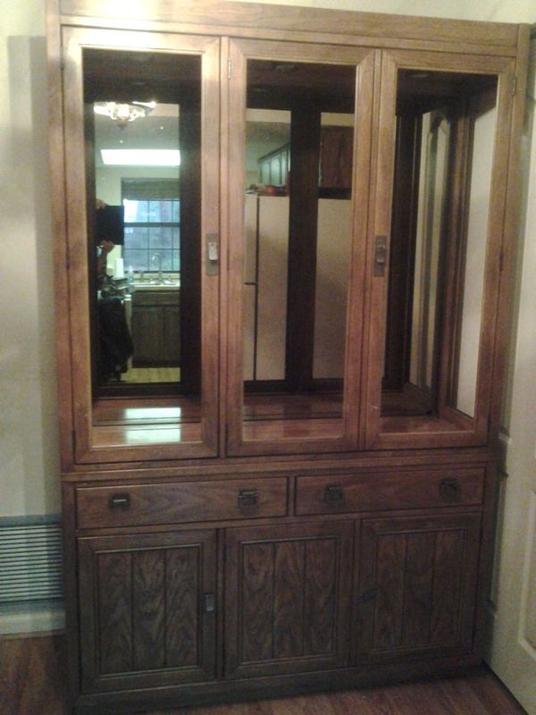 Vintage Drexel Heritage Lighted China Cabinet For Sale In