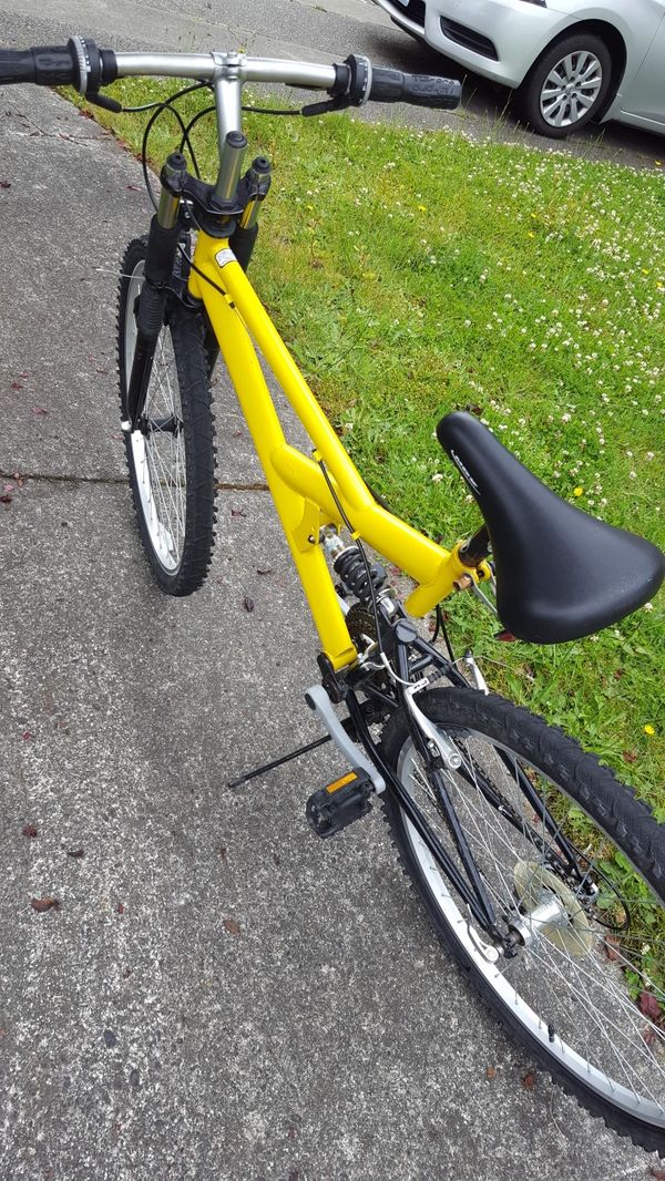 mongoose mgx mountain bike