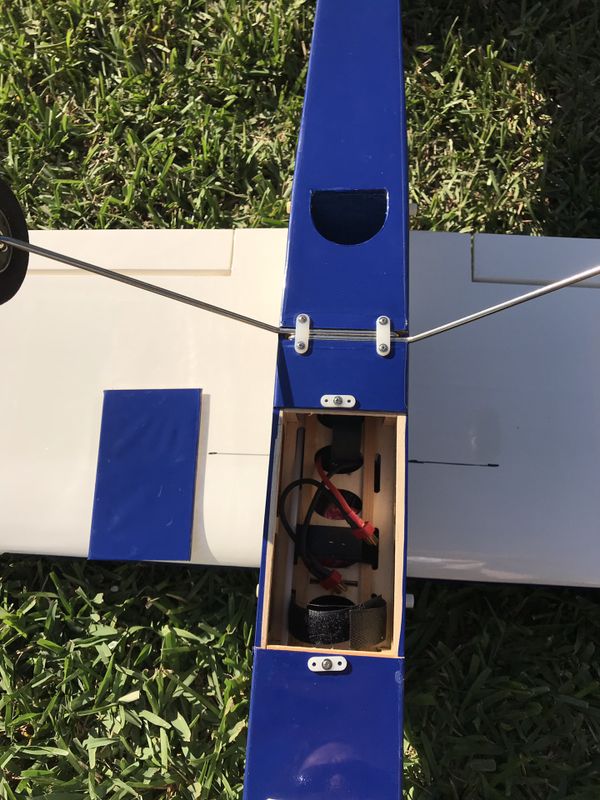 Hobbico Electristar Select Brushless Airplane Trainer for Sale in Miami, FL - OfferUp