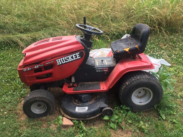 Riding huskee lawnmower for Sale in Gallatin, TN - OfferUp