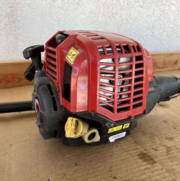 Craftsman 4 Cycle 30cc Straight Shaft Gas Trimmer for Sale in ...