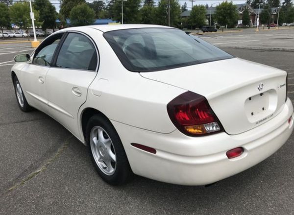 Oldsmobile aurora 2002