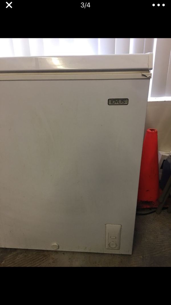 Idylis 5cu ft Chest Freezer for Sale in Los Angeles, CA OfferUp