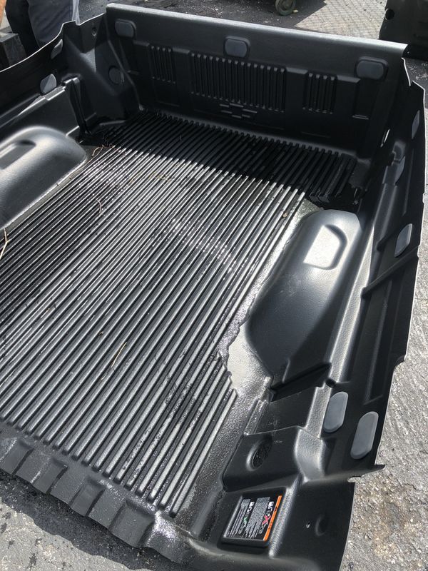 6ft 2017 Chevy Colorado plastic bed liner Brand New! for Sale in