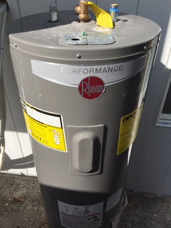 Rheem 50 gal electric water heater, 2 mos old for Sale in Seattle, WA