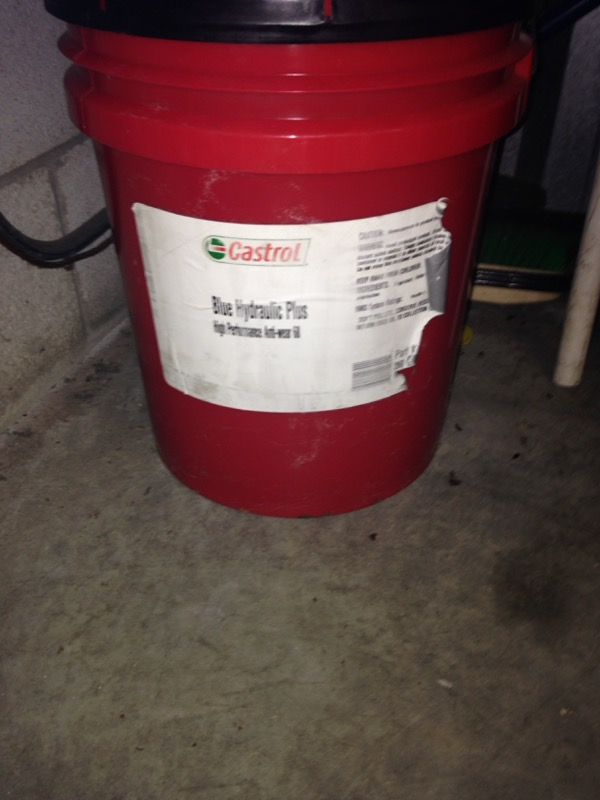 Castrol Blue Hydraulic Oil Plus for Sale in Virginia Beach, VA OfferUp