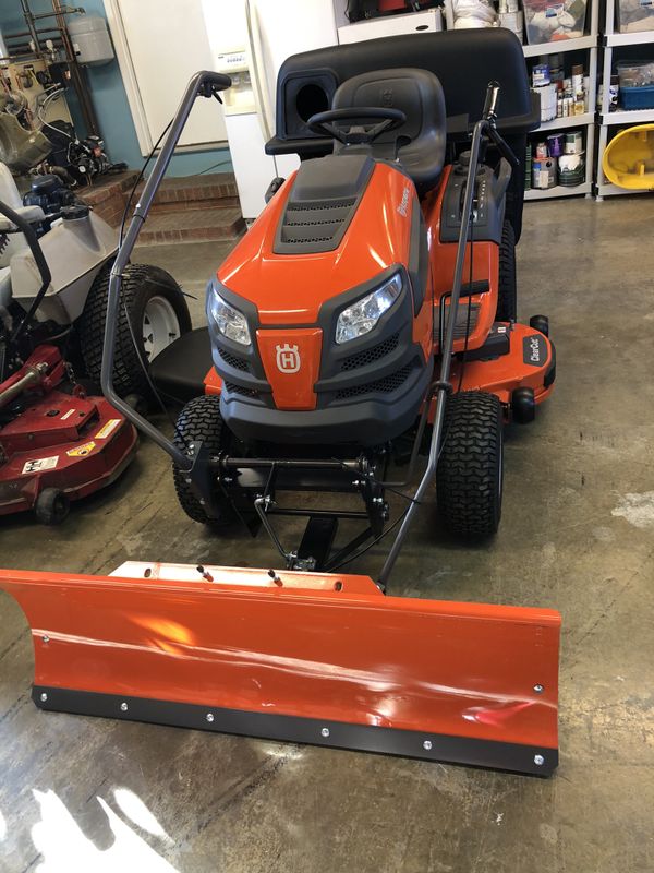 Garden Tractor, Husqvarna, Model LGT 48 DXL for Sale in Stevensville