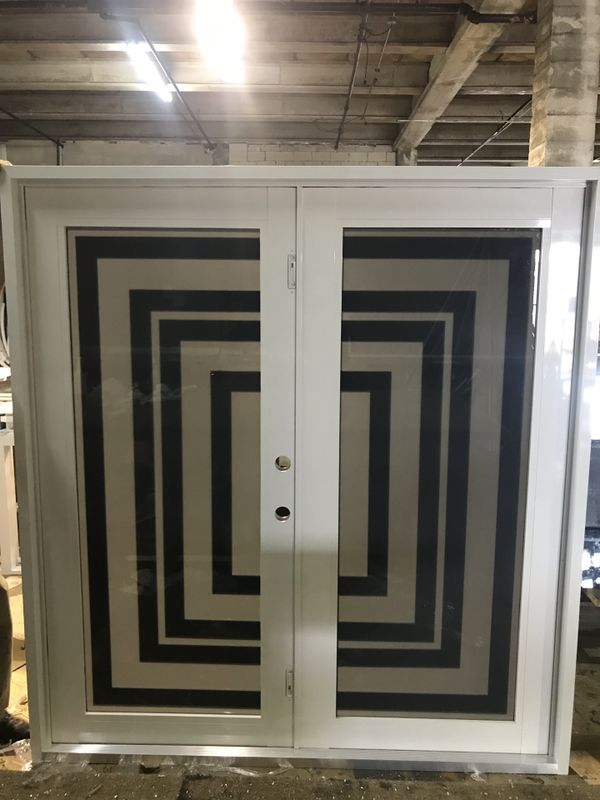 Impact windows and doors/ventanas y puertas de impacto/huracanes proved