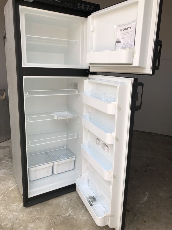 RV / Boat Refrigerator Brand New ! Dometic for Sale in Fort Lauderdale