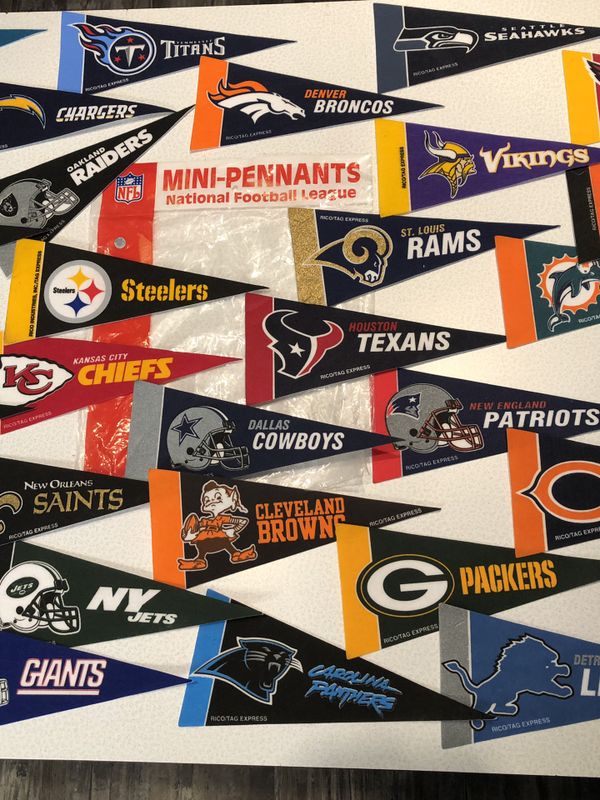 NFL Complete set of all 32 football teams banner pennant flags brand new!! Vintage!! for Sale in