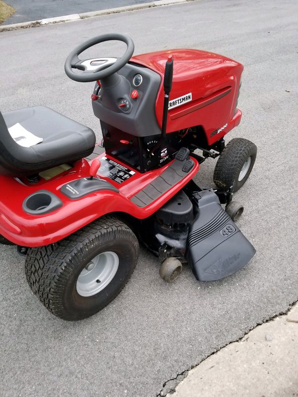 Craftsman DLT2000 riding mower. 25HP Vtwin Briggs Engine. 48" Deck