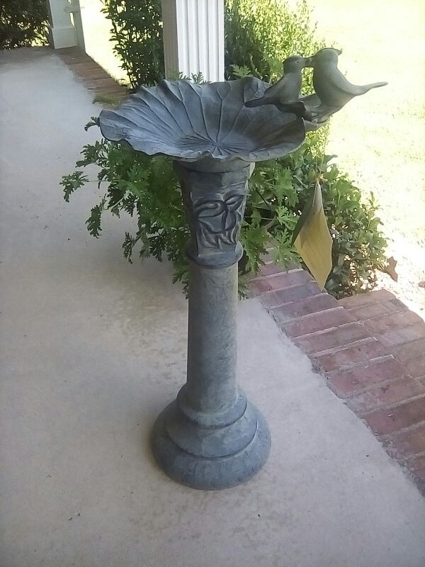 Bird bath , made by virginia metalcrafters. for Sale in Suffolk, VA
