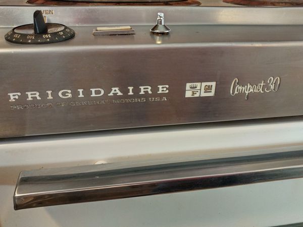 1975 frigidaire compact 30 cookmaster drop in stove