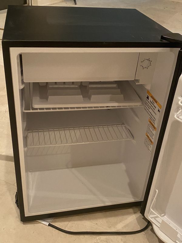 Haier mini fridge freezer. Like brand new inside and out perfect works
