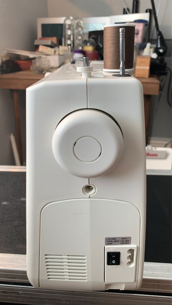 Janome model Jf1004 sewing machine. This is fully serviced and sowing