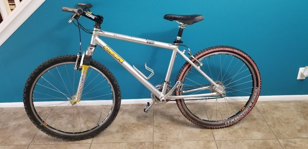 95-98 Diamondback Vertex racing/Mountain bike for Sale in San Antonio ...