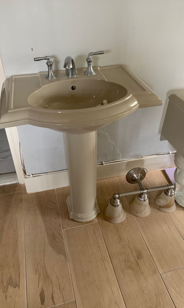 Kohler Bathroom set for sale for Sale in Miami Gardens, FL - OfferUp