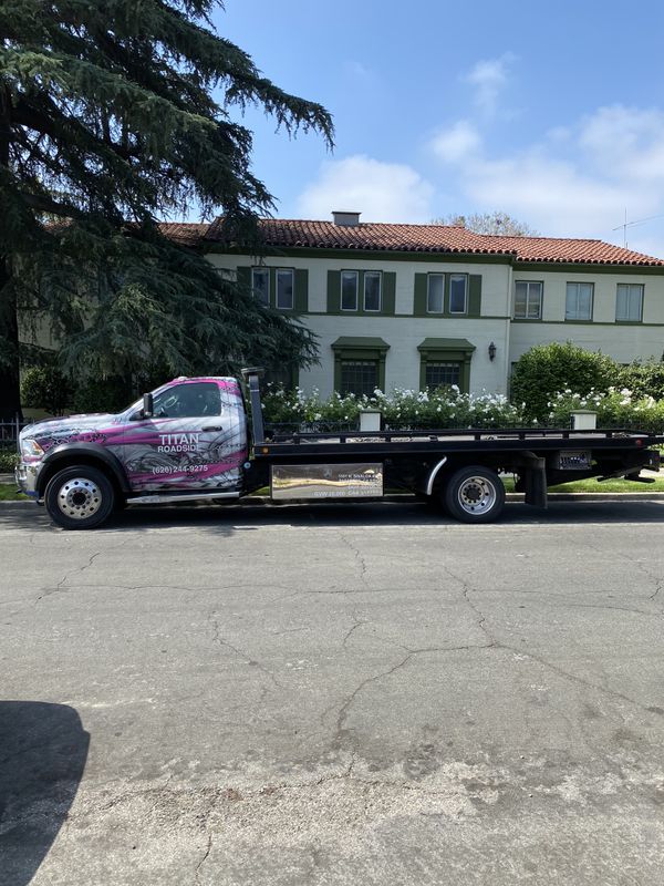 Tow truck for Sale in Glendale, CA - OfferUp