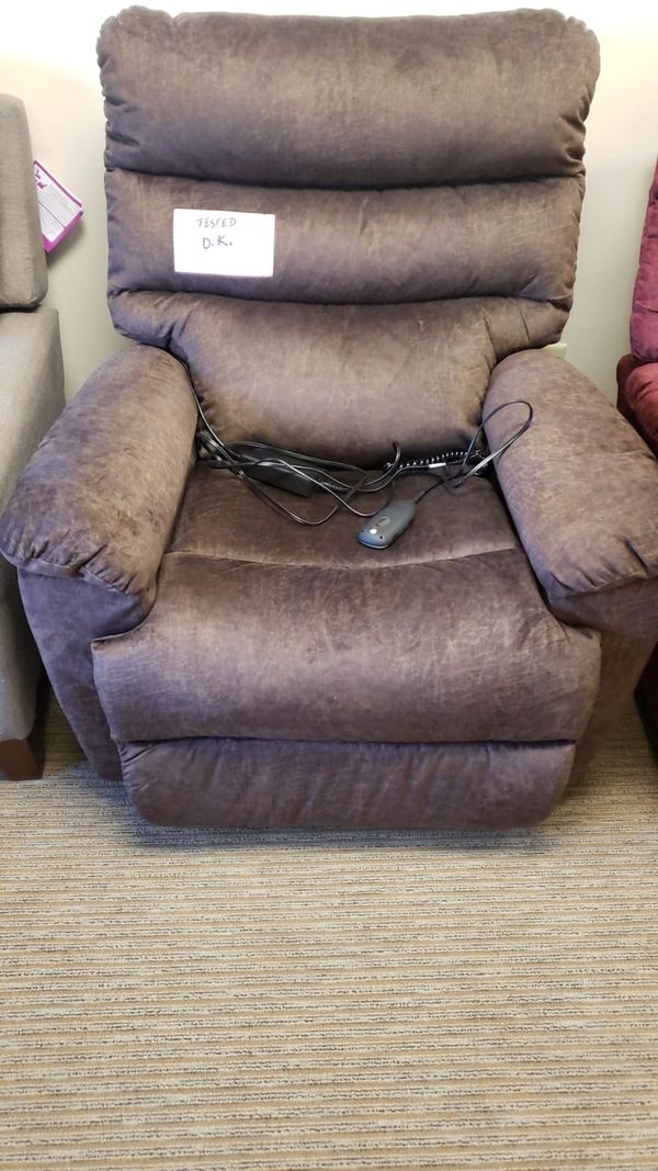 Brand new lazy boy electric recliner for crazy cheap! for Sale in Hoffman Estates, IL OfferUp