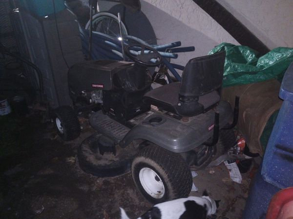 Craftsman lt2000 6 speed lawn mower with bag catcher $700 for Sale in