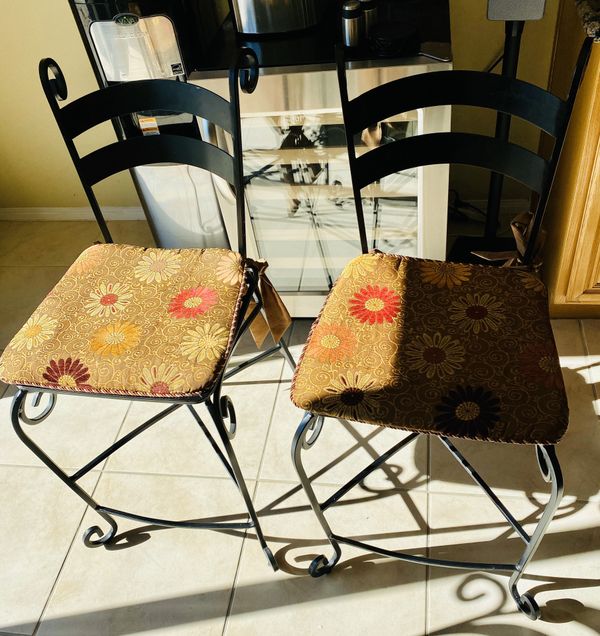 Pier 1 Wrought Iron Table And Chairs Photos