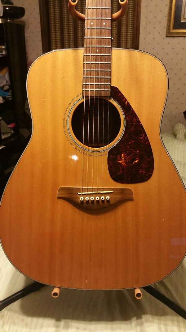 Yamaha fg700s solid top acoustic guitar natural superb condition for
