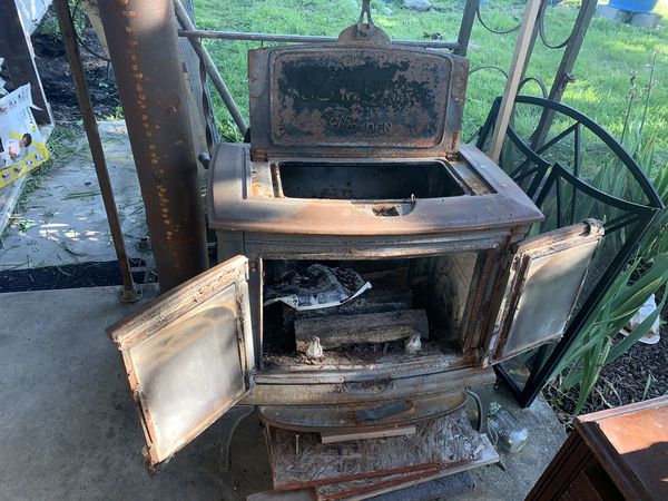 Lopi Leyden Wood Burning Stove for Sale in Winlock, WA - OfferUp