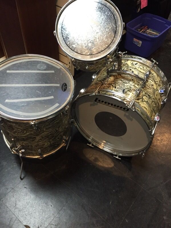 Vintage majestic drum set Japan Pearl finish for Sale in Palos Hills